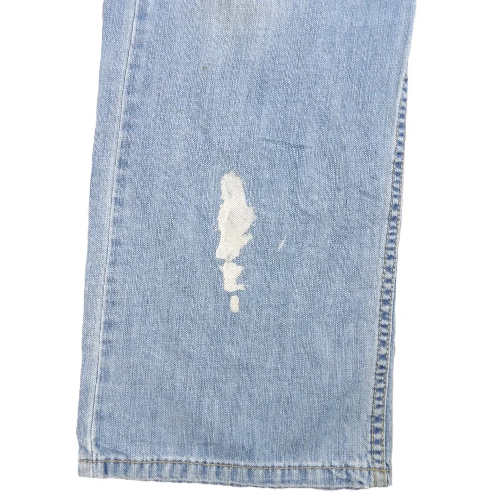 Levis this pair